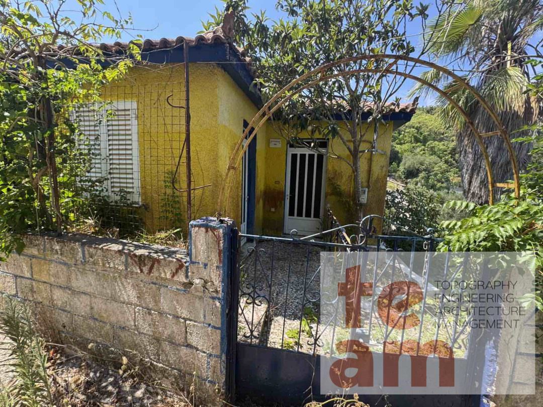 Παραδοσιακή Ισόγεια Μονοκατοικία σε Υπερυψωμένη και Γαλήνια Τοποθεσία στα Καμιναράτα